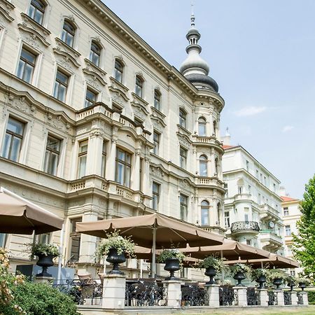 Le Palais Art Hotel Praga Esterno foto