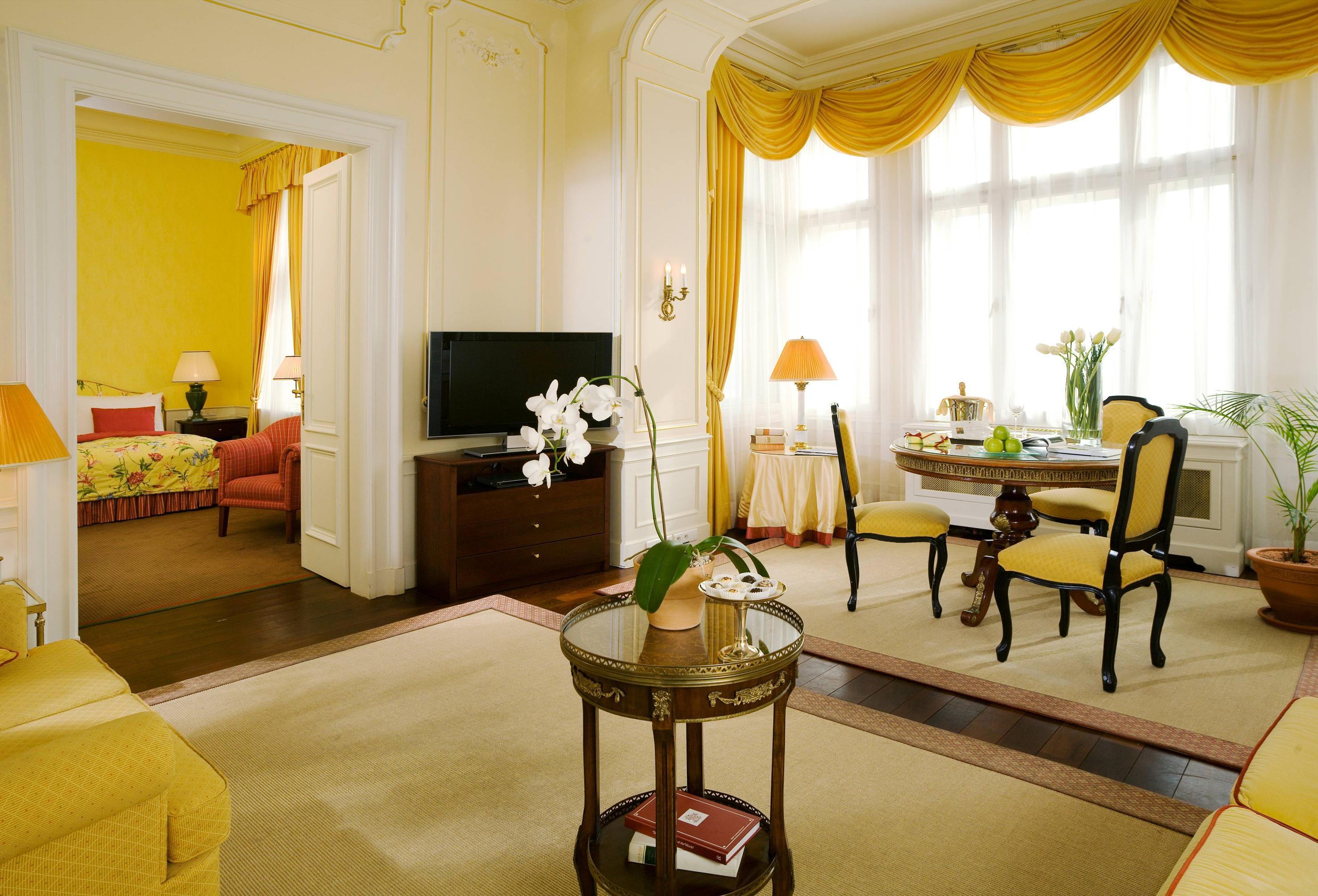 Le Palais Art Hotel Praga Camera foto A suite at the hotel