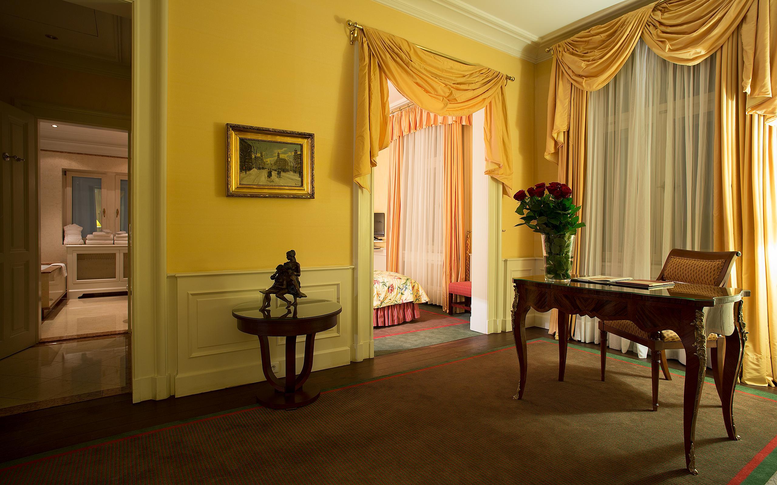 Le Palais Art Hotel Praga Esterno foto Interior of the hotel