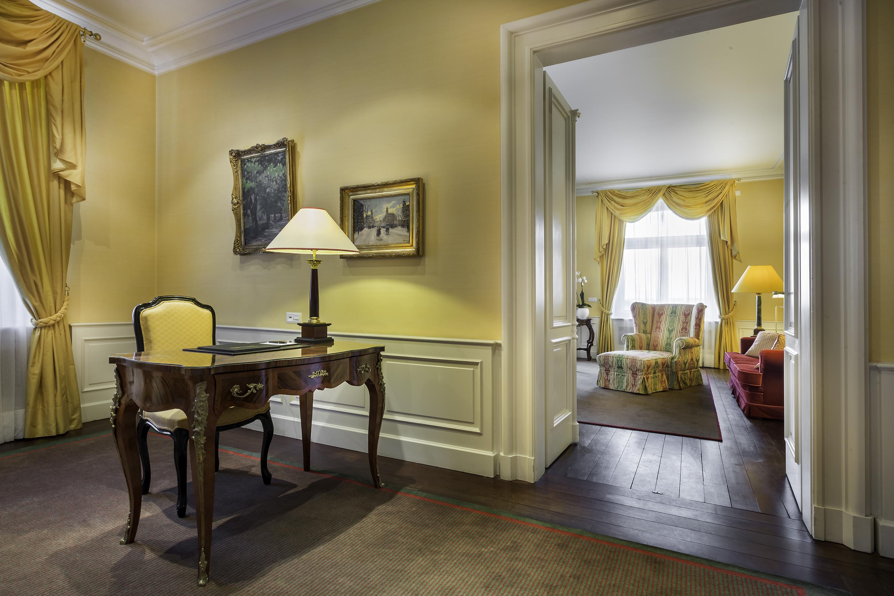 Le Palais Art Hotel Praga Esterno foto Suite