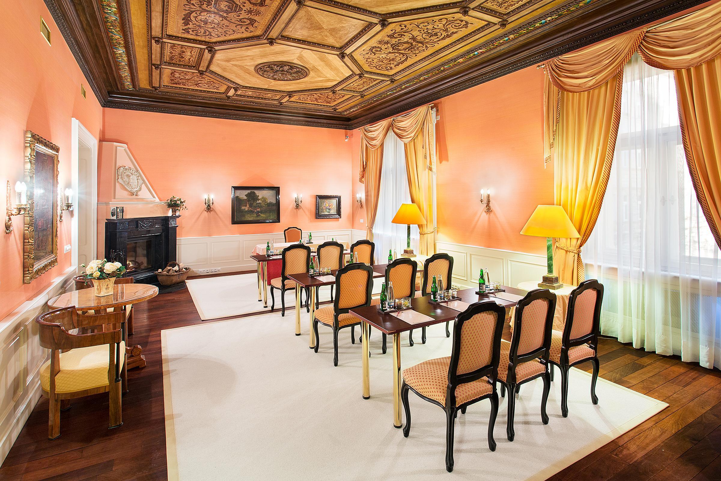 Le Palais Art Hotel Praga Esterno foto The interior of the hotel