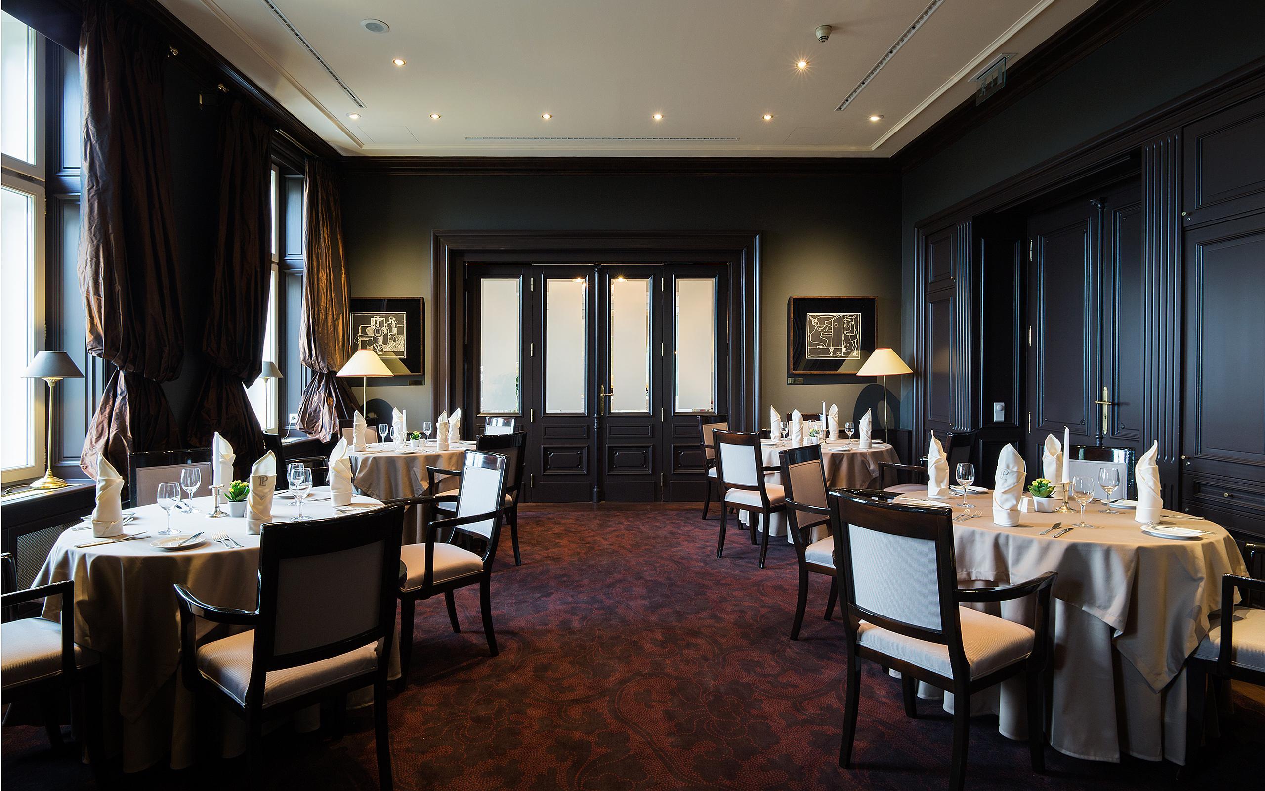 Le Palais Art Hotel Praga Esterno foto The dining room at the club