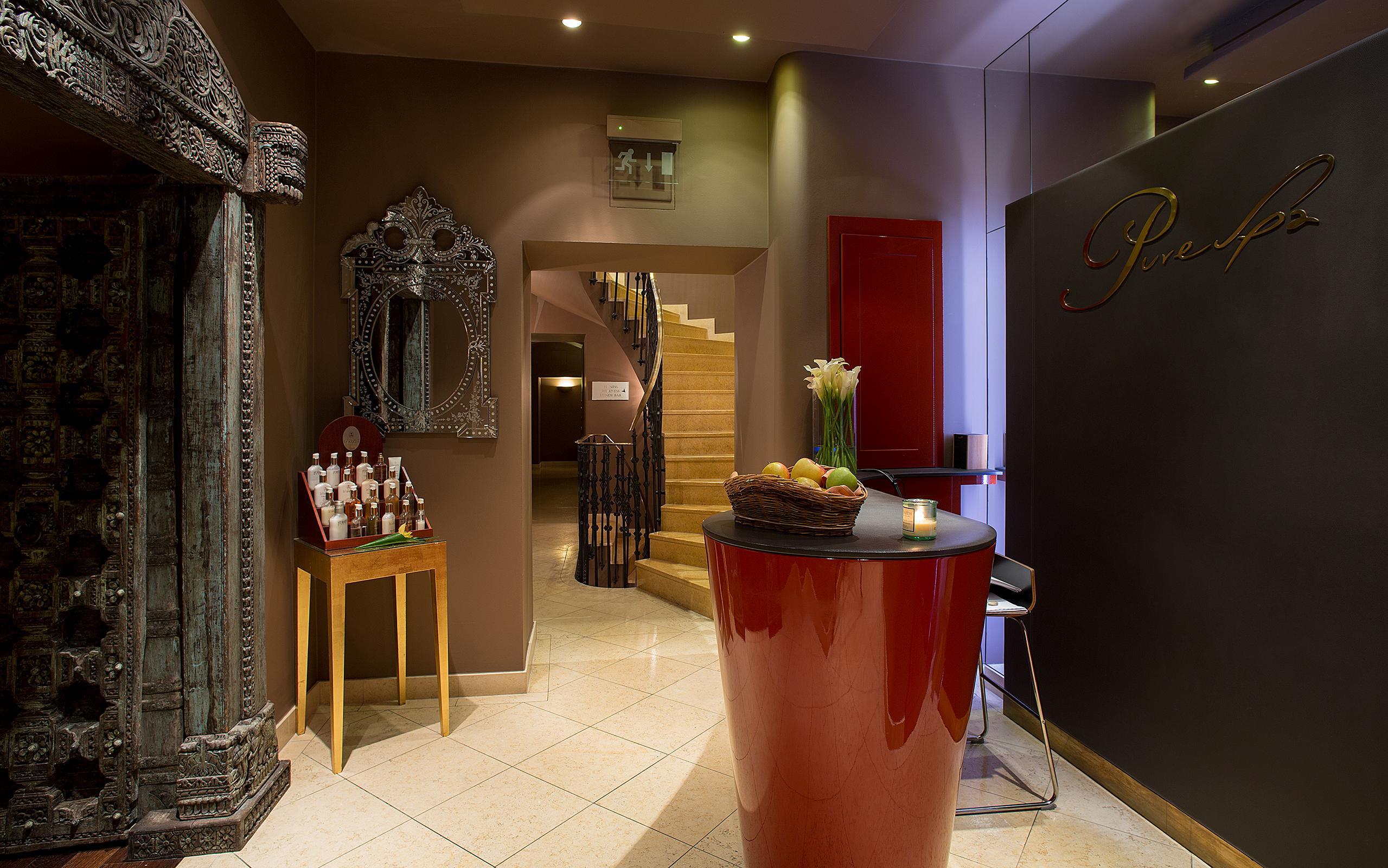 Le Palais Art Hotel Praga Esterno foto The spa at The Ivy Spa
