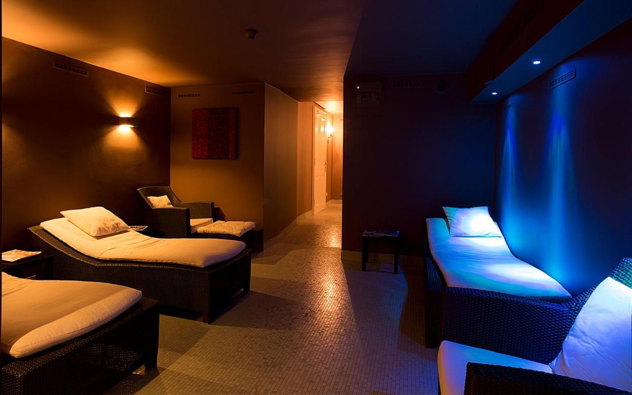 Le Palais Art Hotel Praga Esterno foto The spa at the hotel